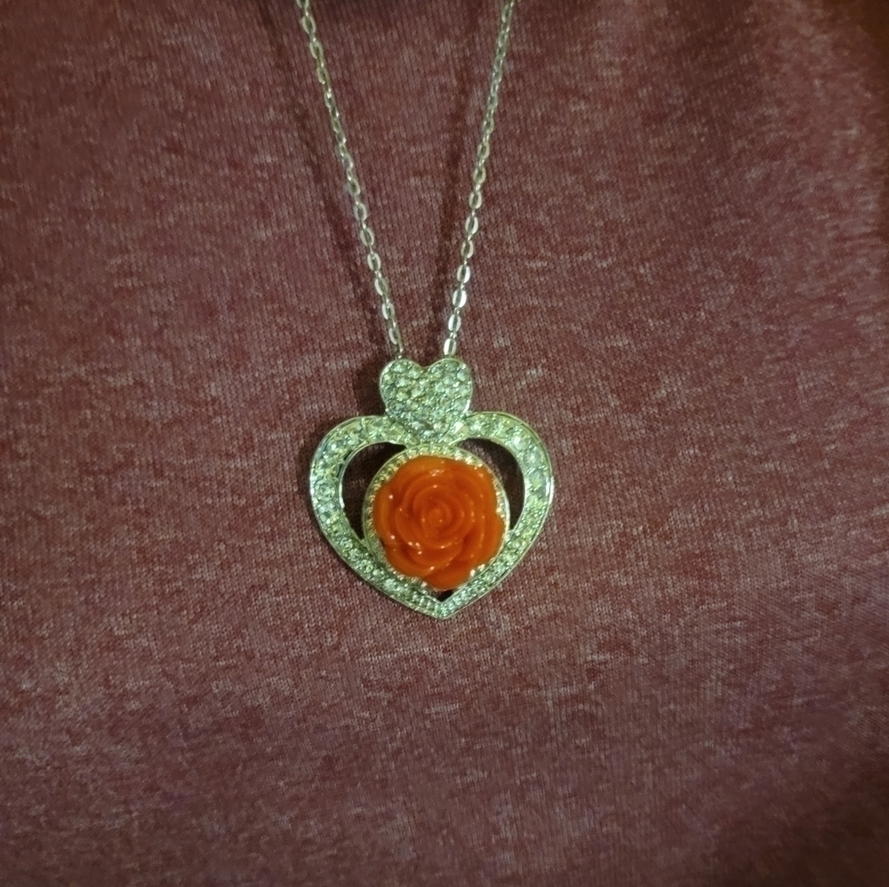 necklaces - Picture 4 of 5